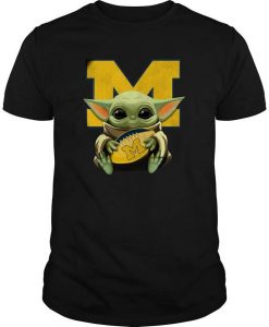 Baby Yoda Hug Michigan Wolverines t shirt