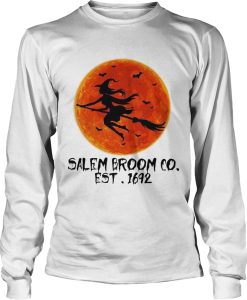 Witch salem broom co est 1692 Sweatshirt